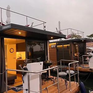 Botel Casas Flotantes - Boatvillage, Ayamonte